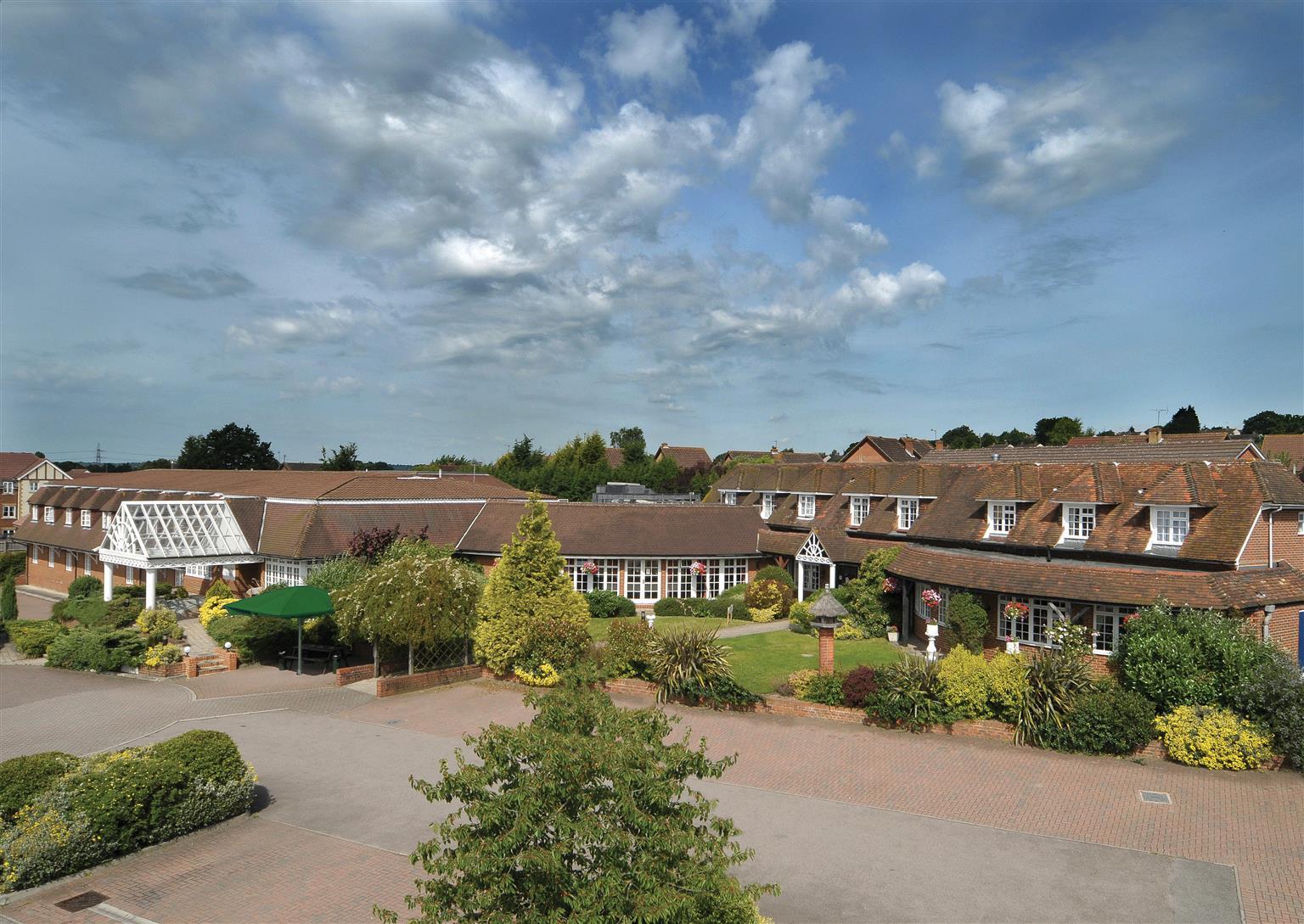 Best Western Reading Calcot Hotel Exterior photo